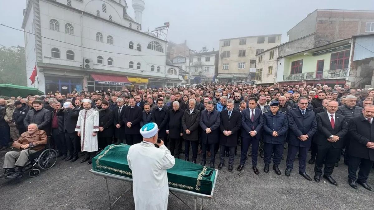 Bakan Uraloğlu Trabzon’da Cenazeye Katıldı