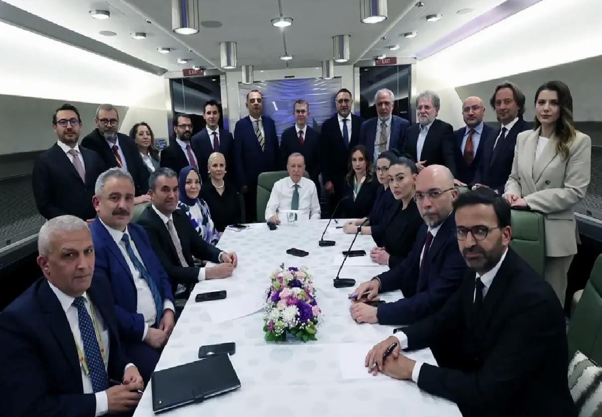 Cumhurbaşkanı Erdoğan, İtalya ziyareti dönüşü uçakta gazetecilerin sorularını yanıtladı: (1)