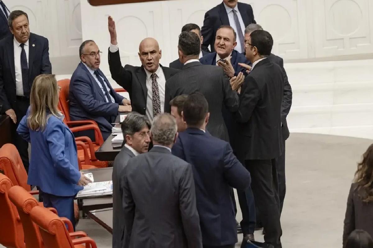 TBMM Genel Şurasında muhalefet partilerinin küme teklifleri kabul edilmedi