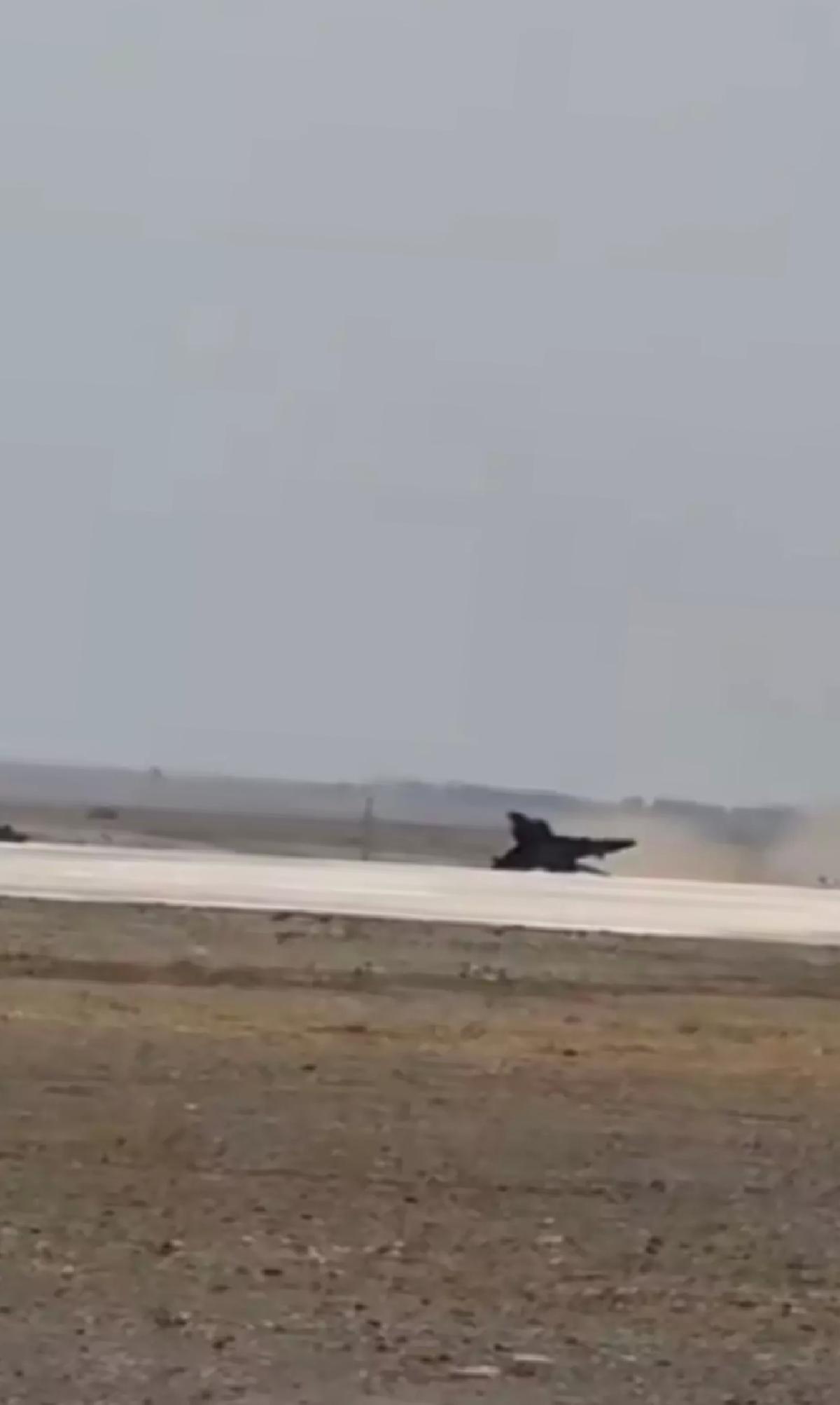 TSK’ya ilişkin savaş uçağından yürekleri ağza getiren hareket