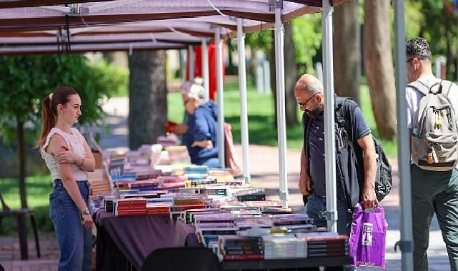 1. Buca Kitap Günleri vatandaşlardan büyük ilgi görüyor