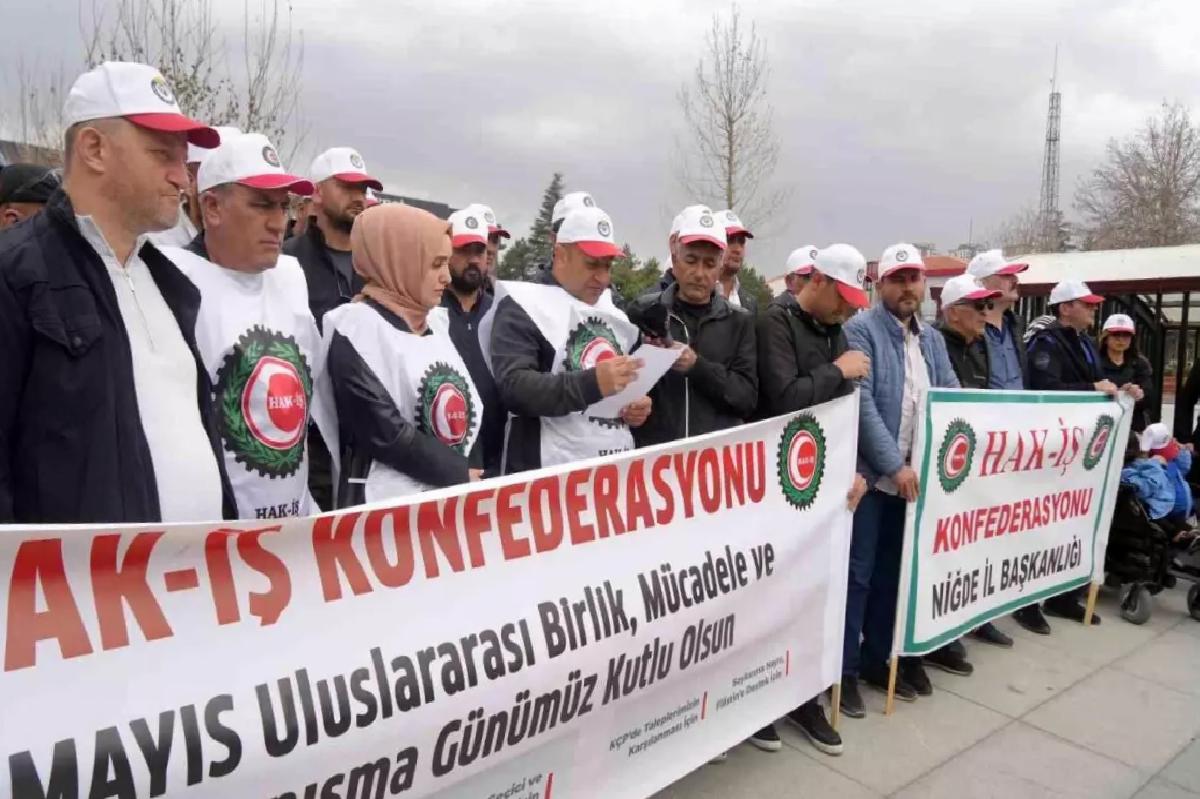 1 Mayıs’ta Emeğin Kutsallığı Vurgulandı