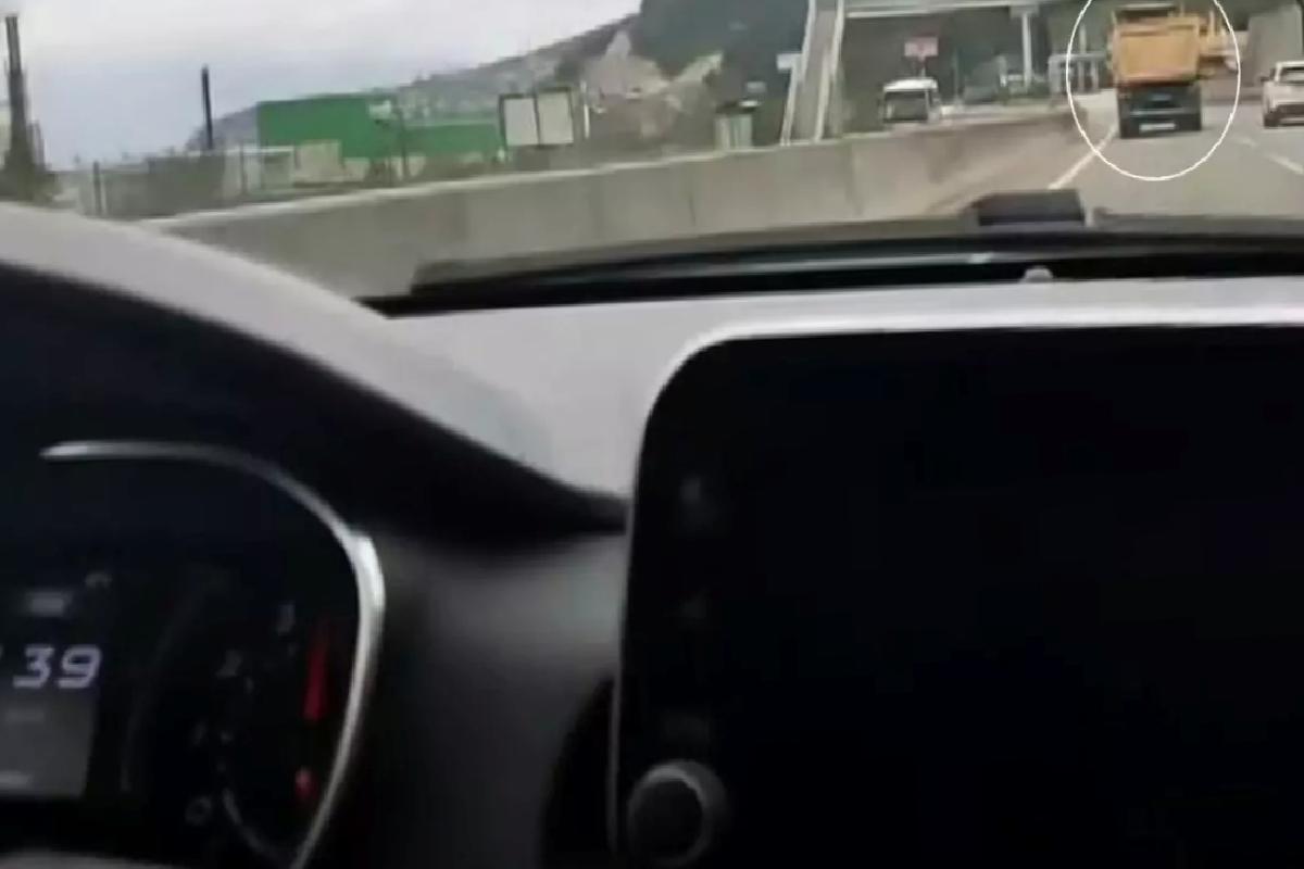 139 km/s ile giden araba, kamyona yetişemedi