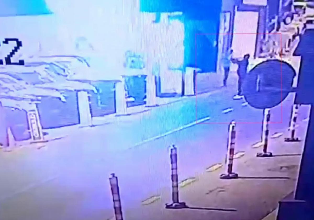 15 Yaşındaki Çocuk Oto Galeriyi Kurşunladı
