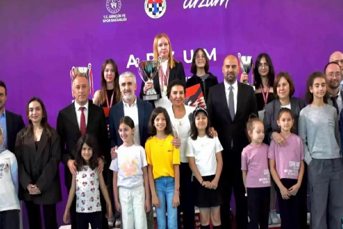 2025 Bayanlar Satranç Şampiyonu Atalık