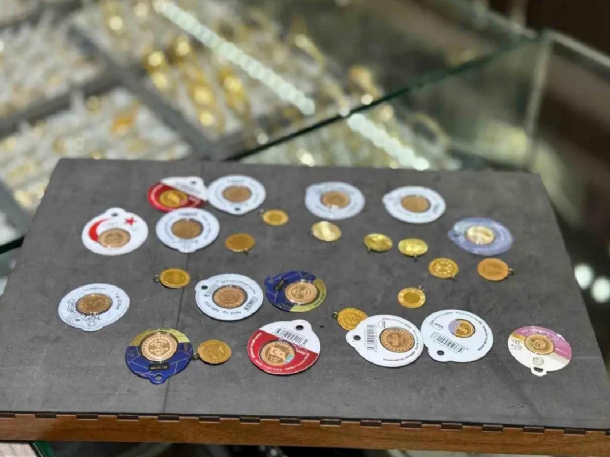 22 Ayar Altın Piyasada Dolanımda