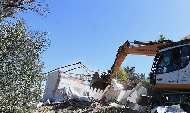 25 kaçak yapı yıkıldı
