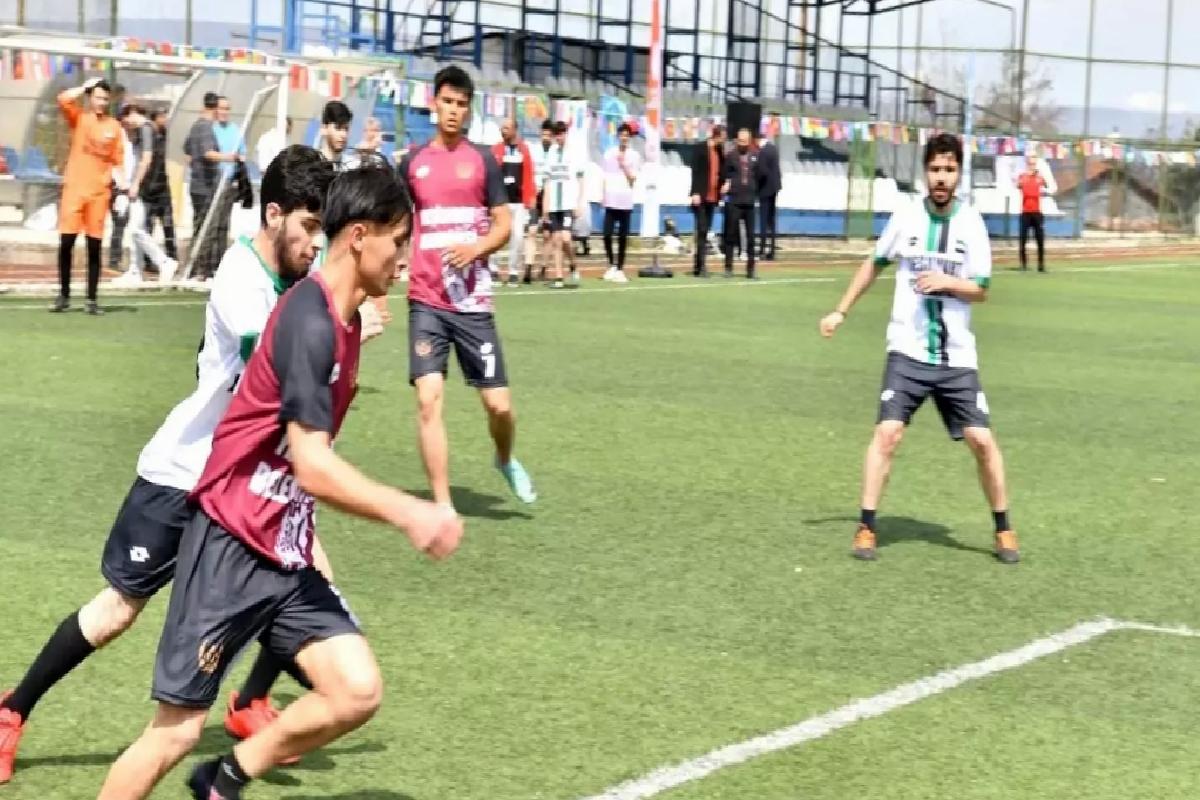 3. Milletlerarası Yeşilyurt Futbol Turnuvası Heyecanıyla Devam Ediyor