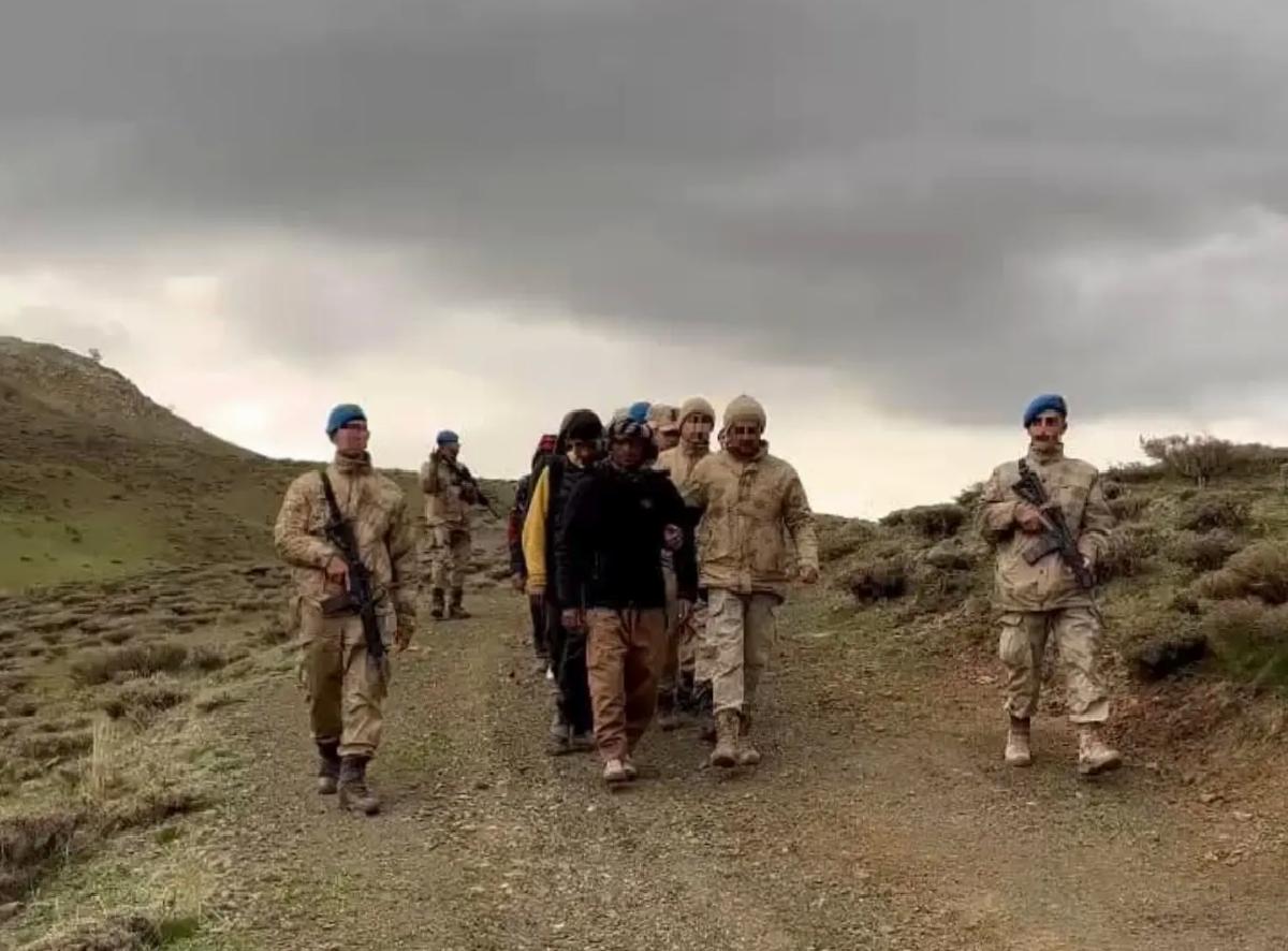 62 Sistemsiz Göçmen Erzurum’da Yakalandı