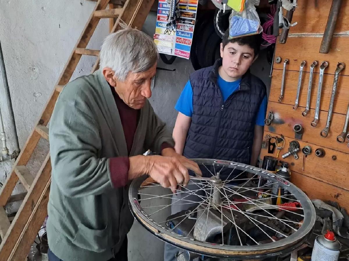 63 Yıldır Dede Mesleği: Bisiklet Tamirciliği