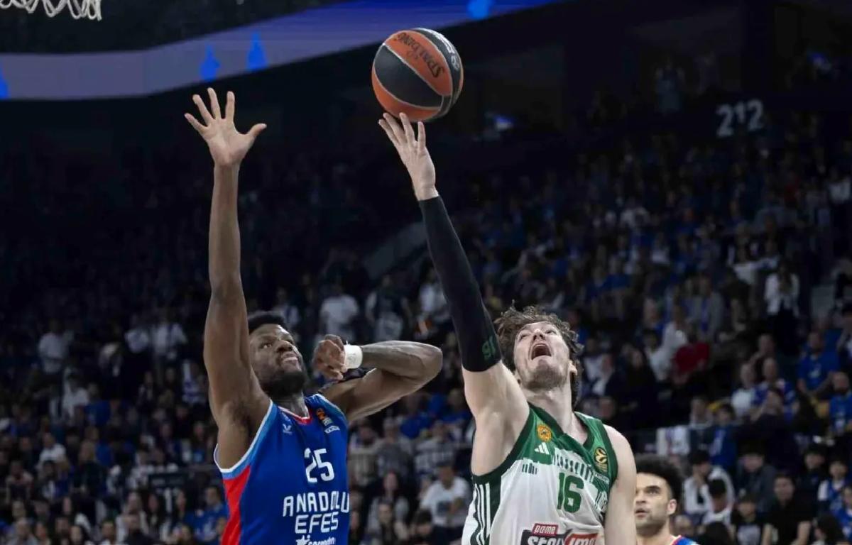 A. Efes, Panathinaikos’u Geçti