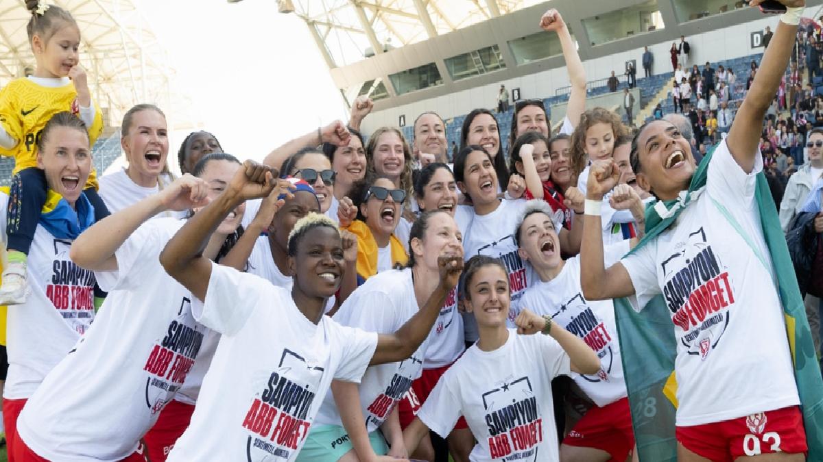 ABB FOMGET’in Bayanlar Futbol Süper Ligi şampiyonluğu tescillendi