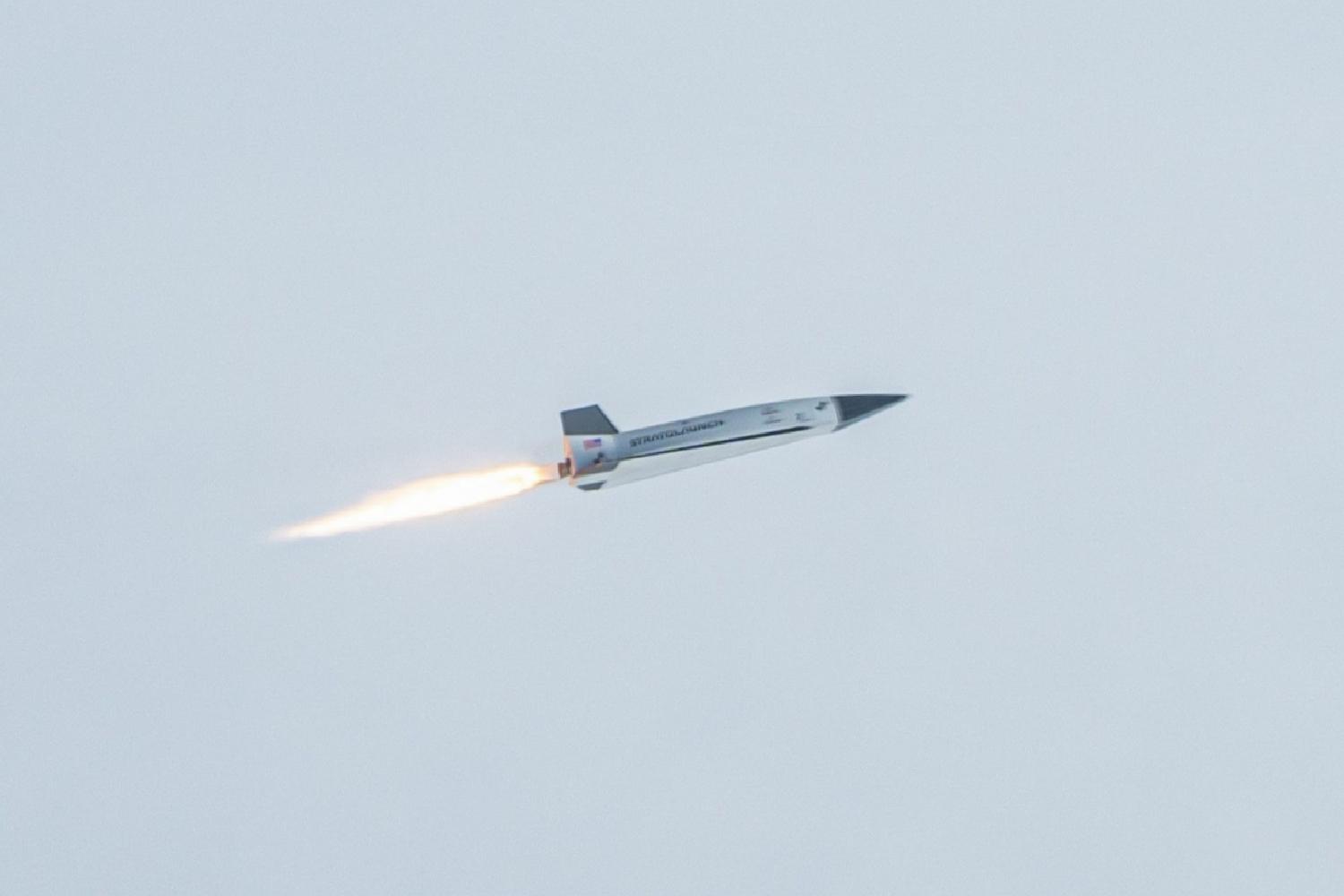 ABD’nin Mach 5 sürate ulaşan Talon-A aracı, dünyanın en büyük uçağından fırlatıldı