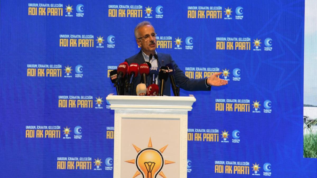 Abdulkadir Uraloğlu: Kara yolunda devam eden birçok projemiz var