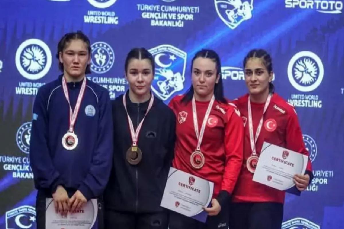 Afyonkarahisar U17 Güreşçileri Antalya’dan 3 Madalya ile Döndü
