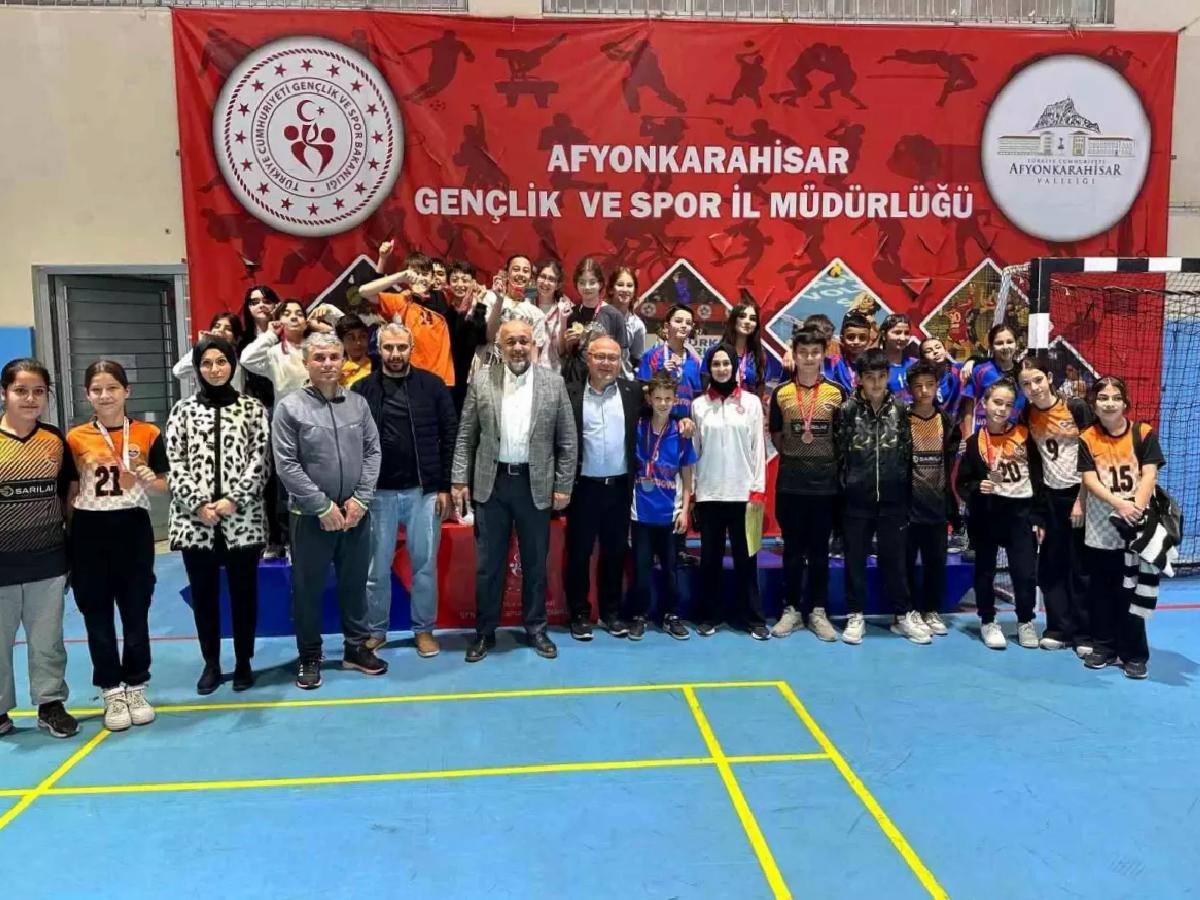 Afyonkarahisar’da Eğlenceli Floor Curling Turnuvası