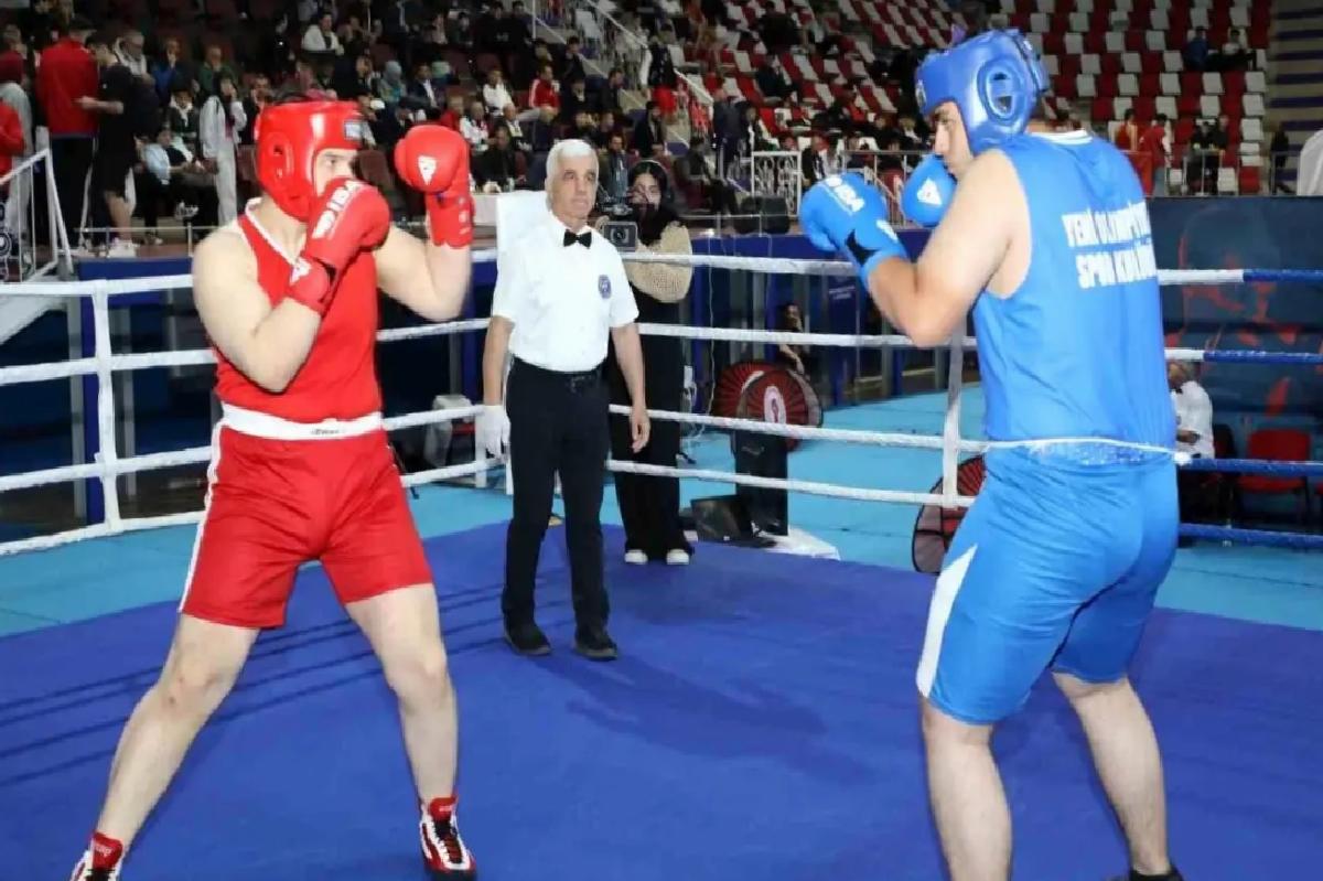 Ağrı’da Genç Erkekler Boks Şampiyonası Başladı