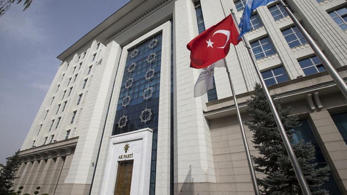 AK Parti masasındaki son anket sonuçlarını açıkladı
