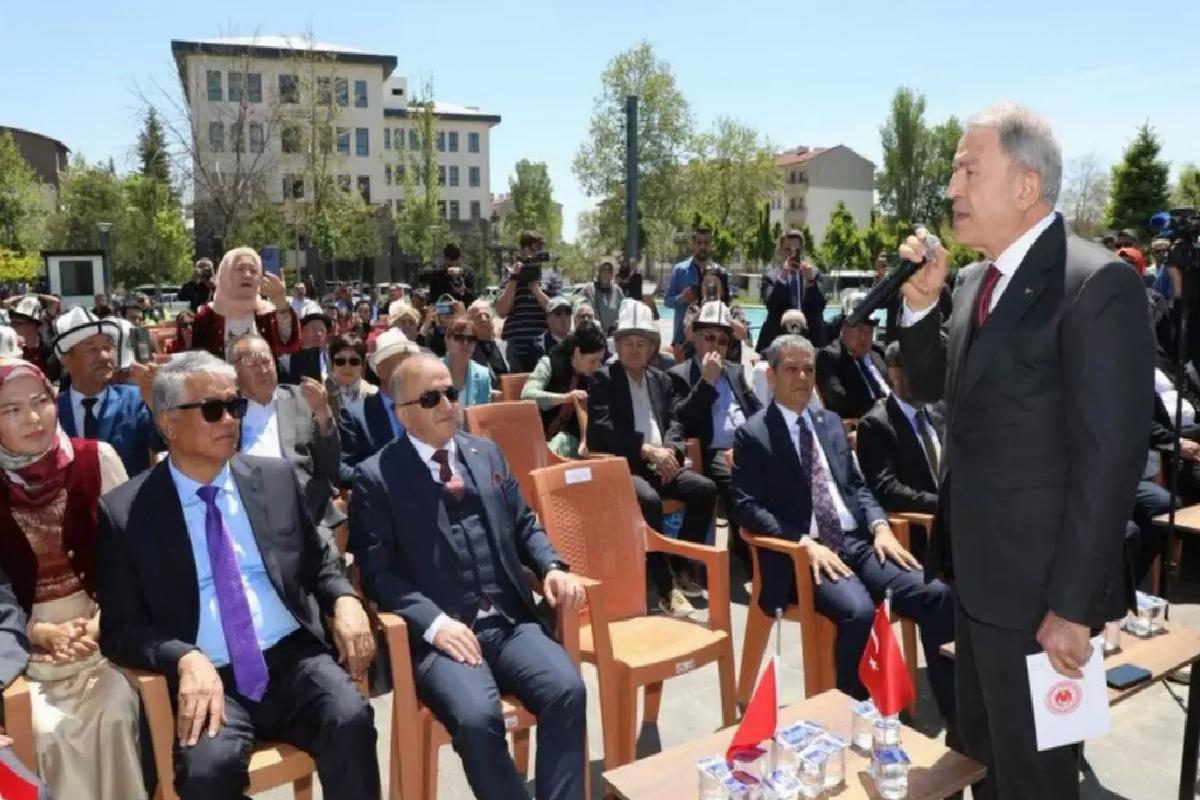 Akar, Manas Destanı Programında Konuştu