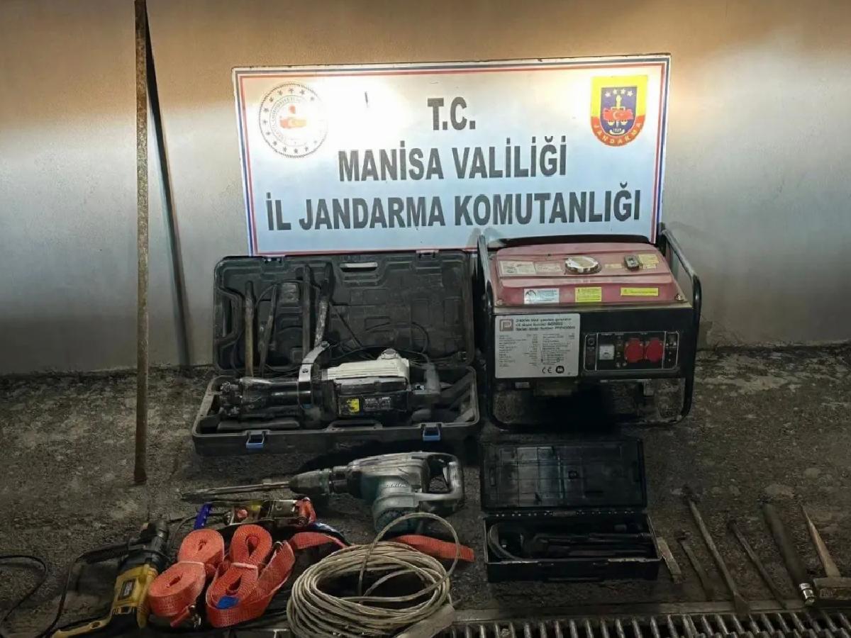 Akhisar’da Kaçak Hafriyat Operasyonu