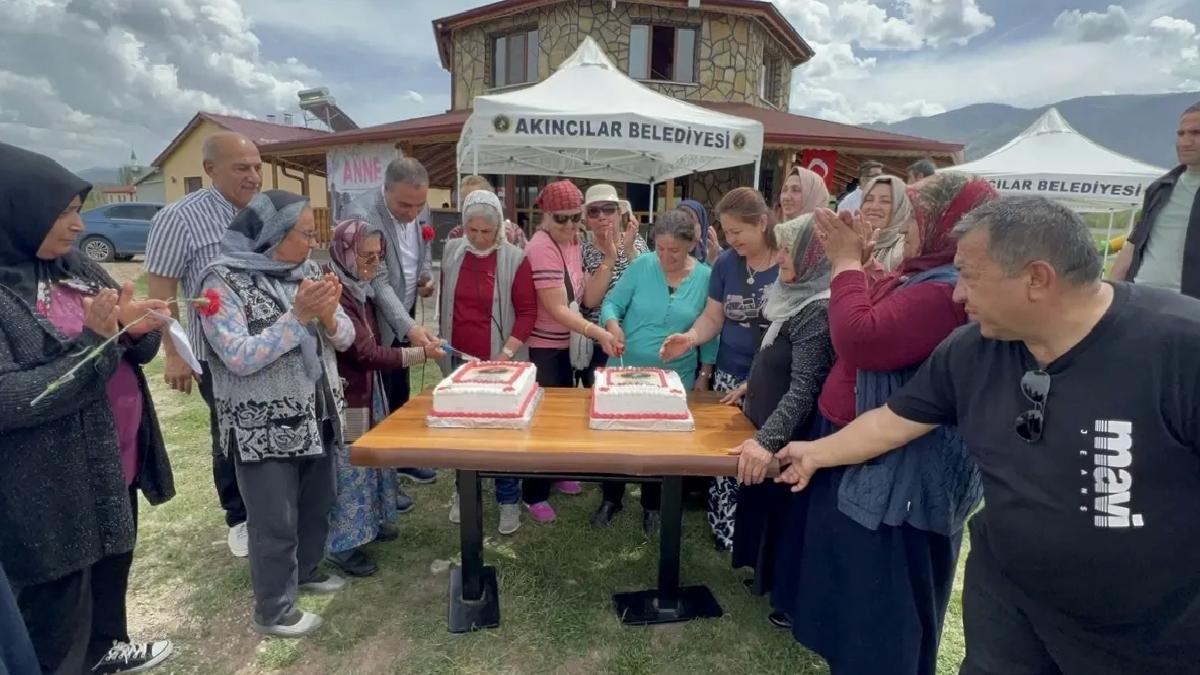 Akıncılar’da Anneler Günü Kutlaması