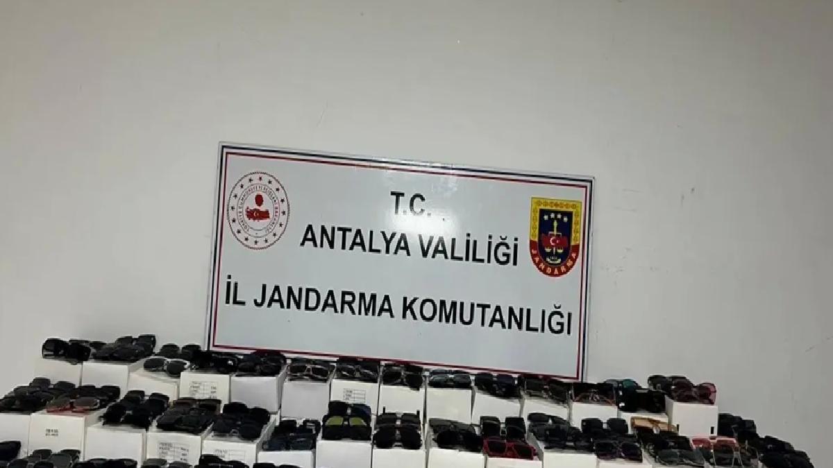 Aksu’da 1500 Kaçak Güneş Gözlüğü Ele Geçirildi