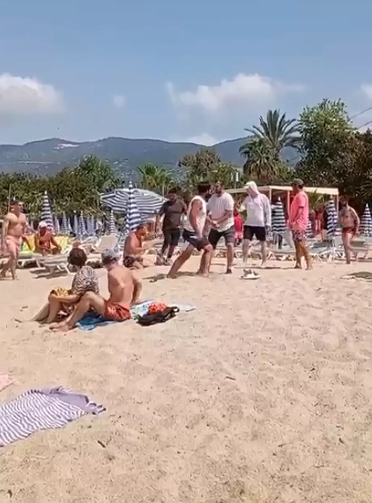 Alanya’da Şezlong Krizi: Turiste Taarruz