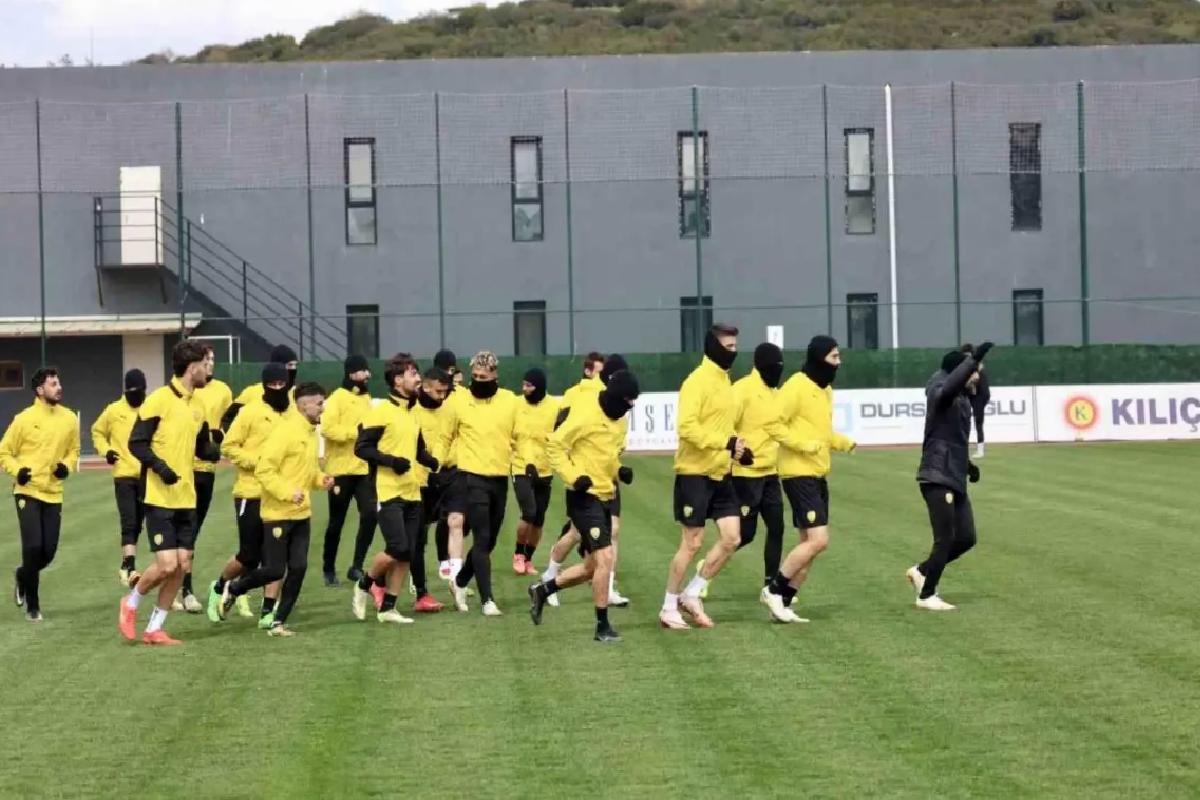 Aliağa FK, 6 Oyuncu ile Ayrıldı