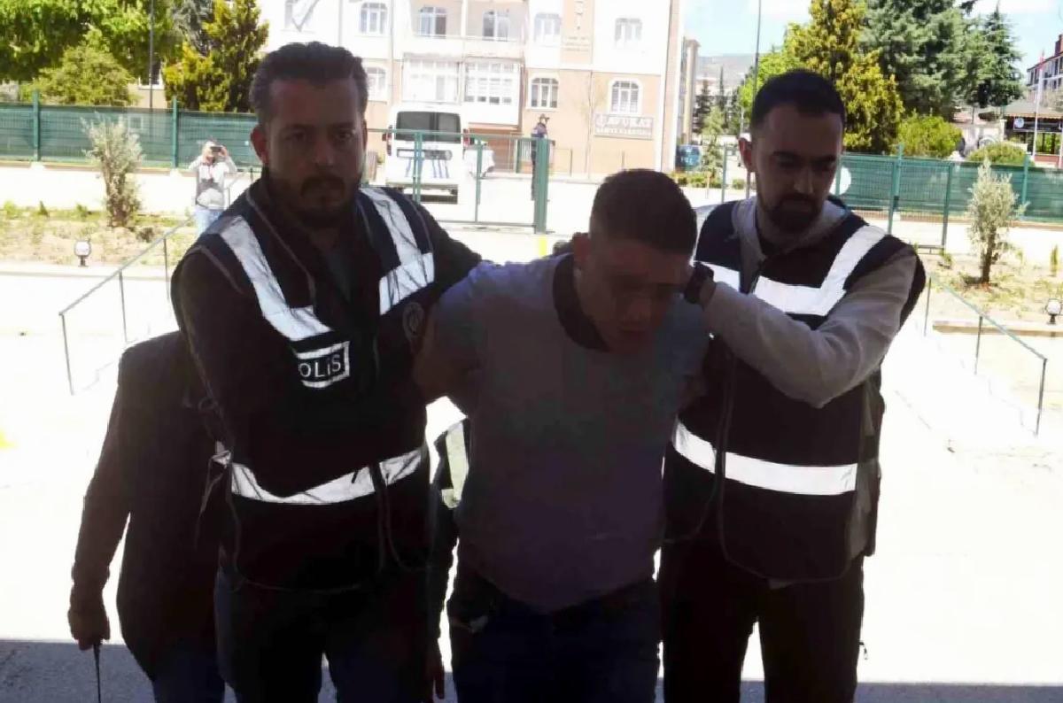 Alkollü Oğul, Annesini Bıçaklayarak Öldürdü
