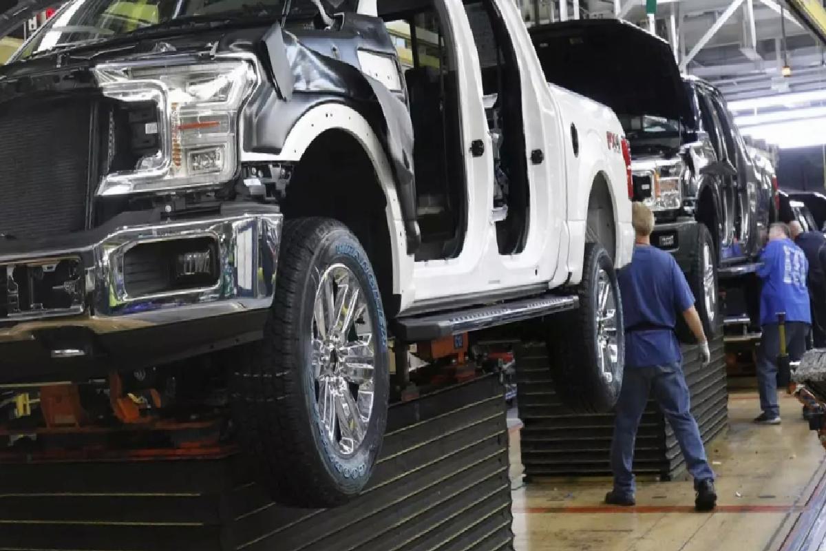 Almanya’da Ford çalışanları grev kararı aldı