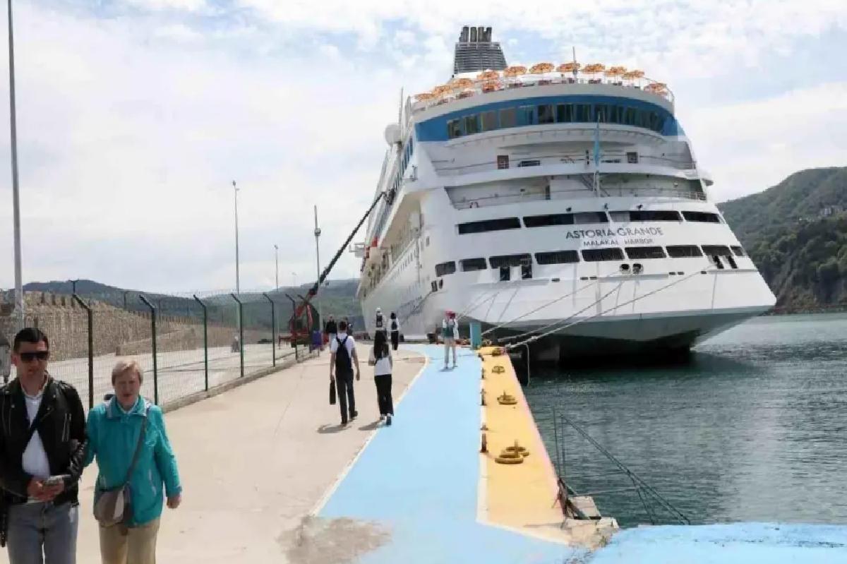 Amasra’ya Rus Turist Akını: 86 Bin Ziyaretçi!