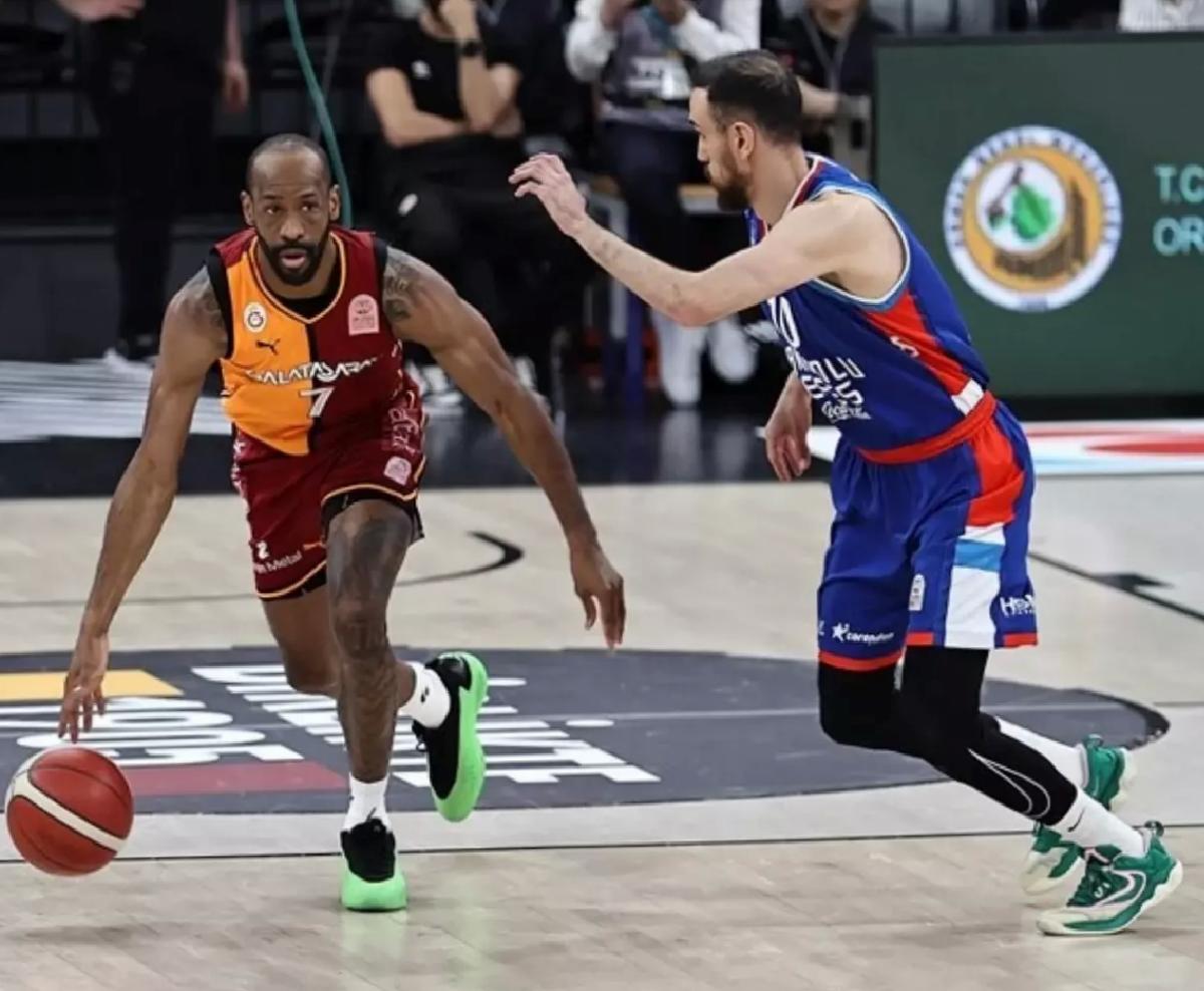 Anadolu Efes, Galatasaray’ı Farkla Geçti