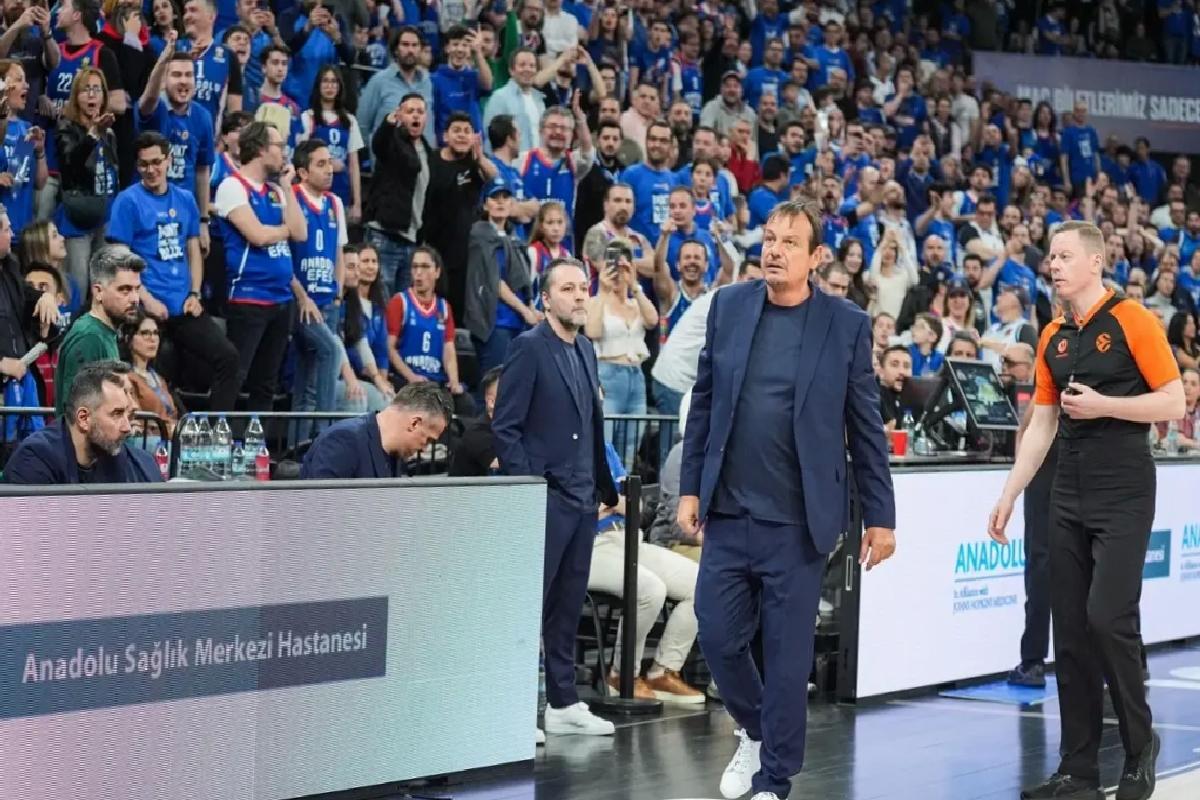 Anadolu Efes, Panathinaikos’u 85-82 yendi