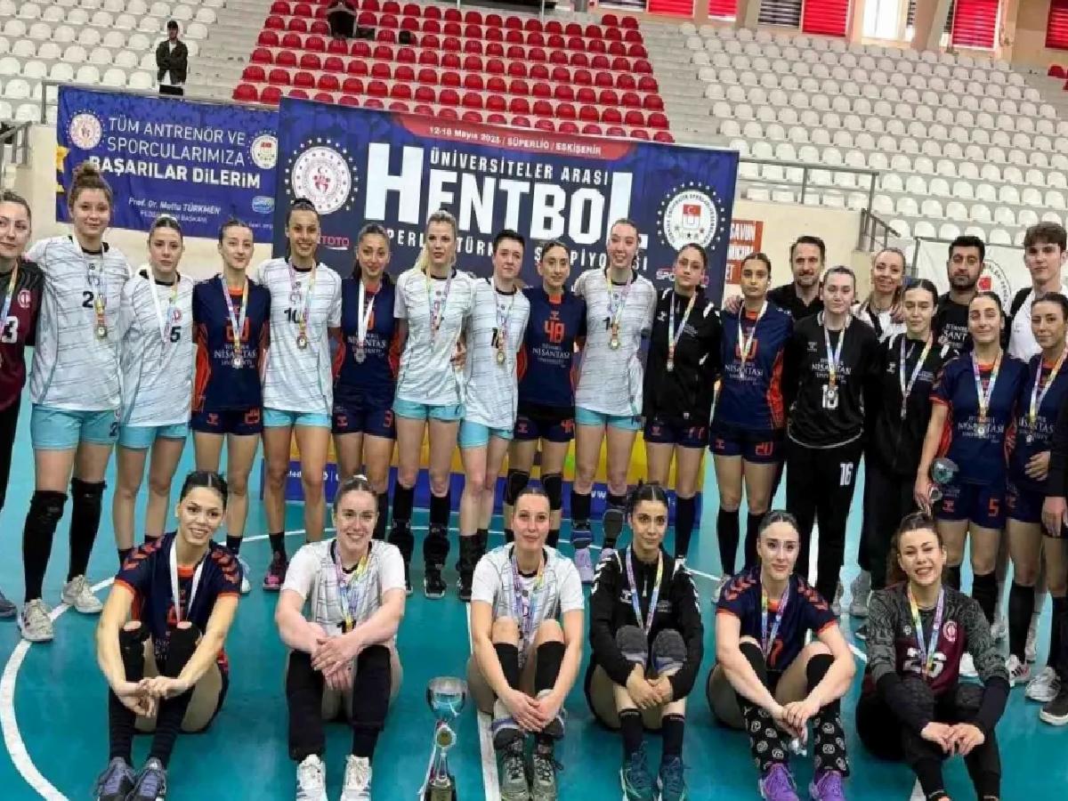 Anadolu Üniversitesi Hentbol Ekibi 4. Şampiyonluğunu Kazandı