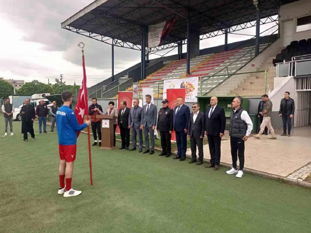 Anadolu Yıldızlar Ligi Futbol Küme Karşılaşmaları Çaycuma’da Başladı