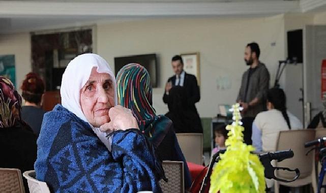 Anneler Günü’nde Huzurevi Sakinlerine Sürpriz Ziyaret