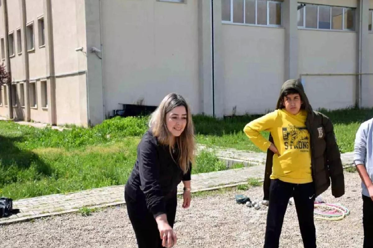 Annelerle Çocuklar Bocce Karşılaşmasında Buluştu
