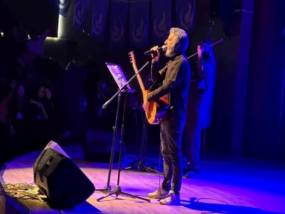 Ardahan’da Ali Kınık Konseri Coşkuyla Gerçekleşti