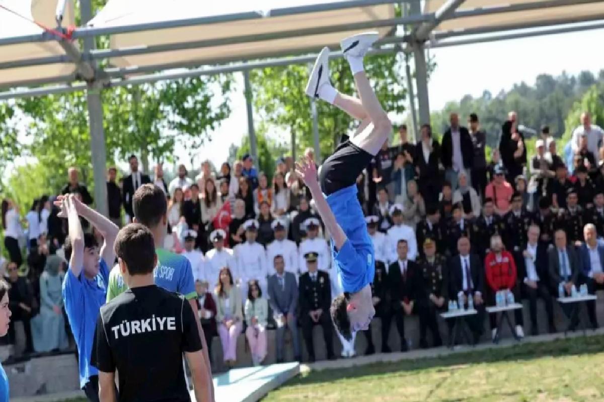 Arnavutköy’de 19 Mayıs Gençlik ve Spor Bayramı Coşkuyla Kutlandı