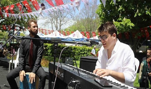 Aşık Veysel Manisiz Ömür Merkezi Kursiyerlerinden Süper Şov