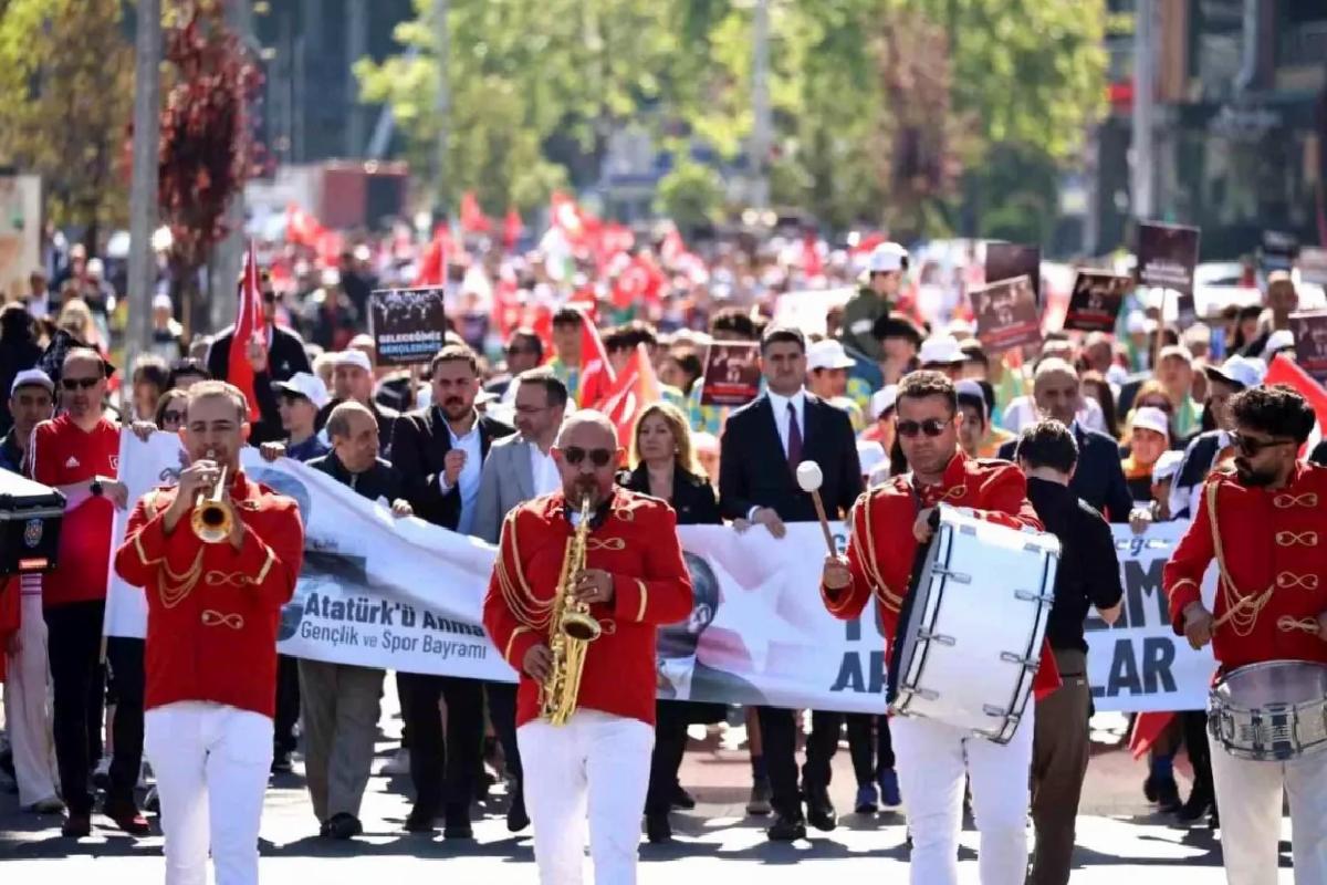 Ataşehir’de 19 Mayıs Coşkuyla Kutlandı