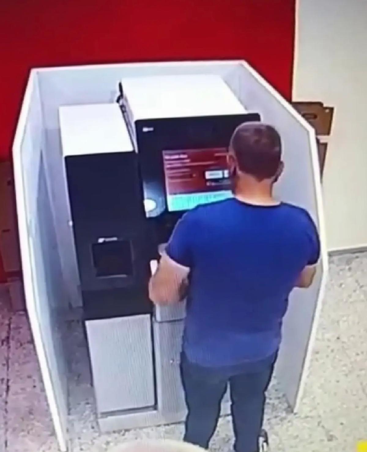 ATM’de 13 Bin Lira Çalındı