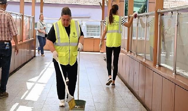 Aydın Büyükşehir Belediyesi’nin Etraf Bakım ve Paklık Çalışmaları Devam Ediyor