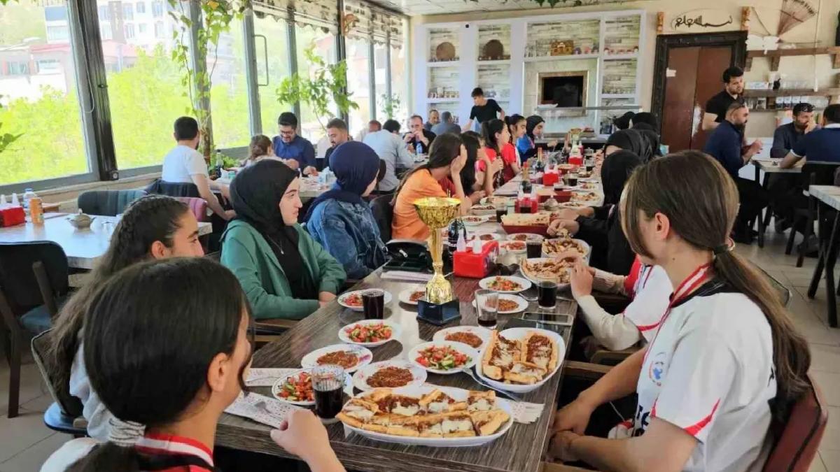 Aydınlar Okulları Kız Voleybol Turnuvasında Büyük Muvaffakiyet Elde Etti