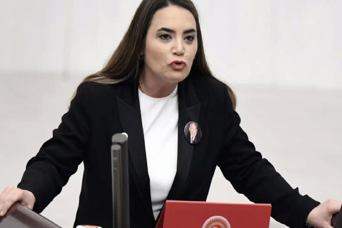 Babasının mezarında hücuma uğradı! Alparslan Türkeş’in kızından açıklama var