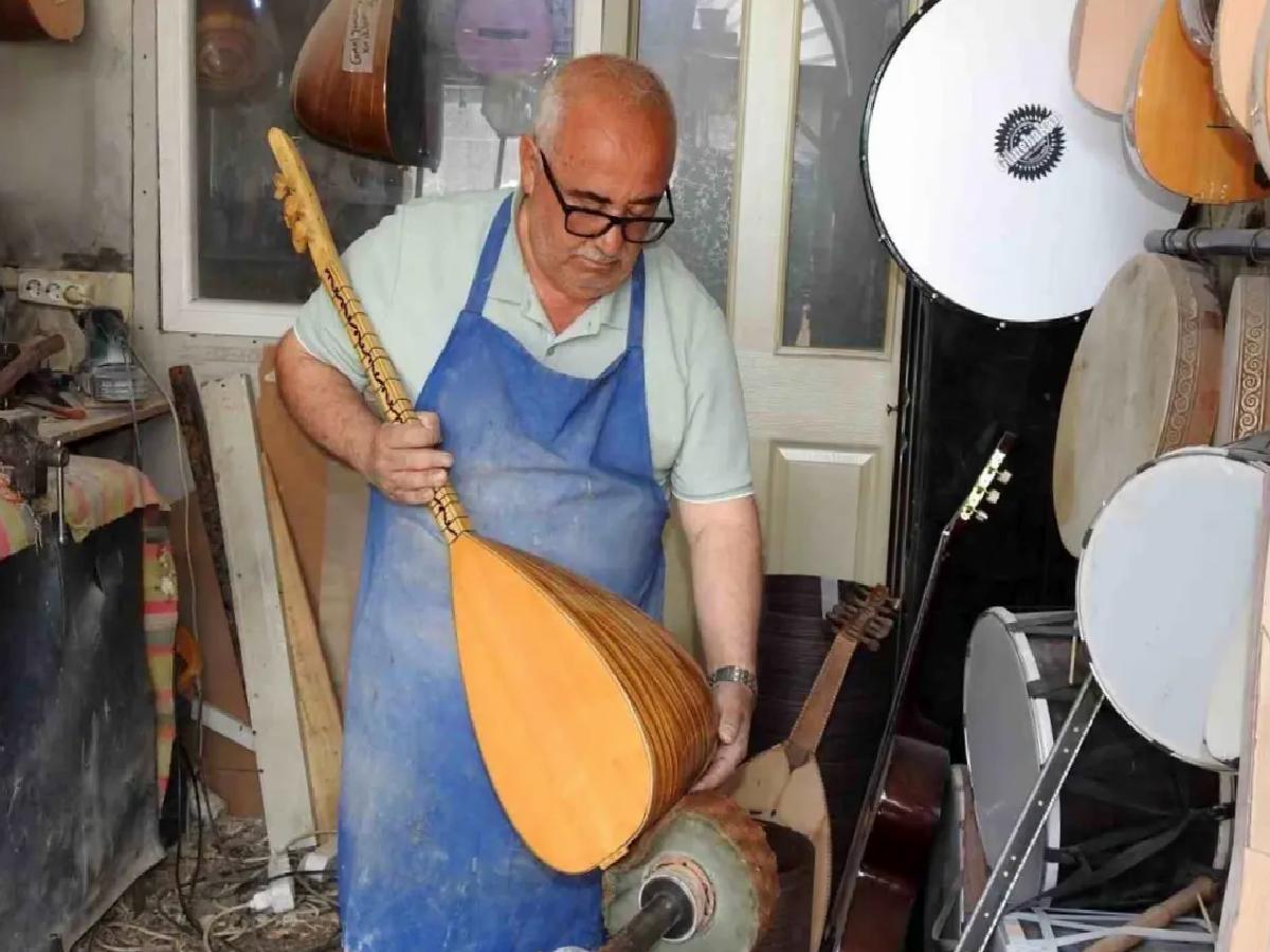 Bağlama Ustası Çalamıyor