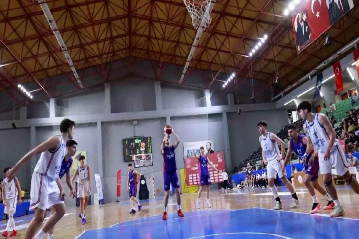 Bahçeşehir Koleji U-16 Türkiye Şampiyonu