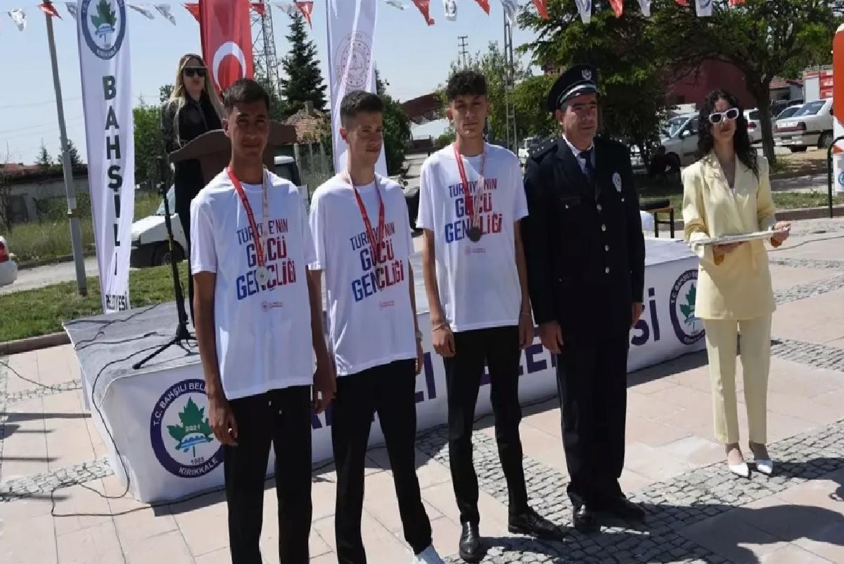 Bahşılı’da 19 Mayıs Atatürk’ü Anma, Gençlik ve Spor Bayramı kutlandı