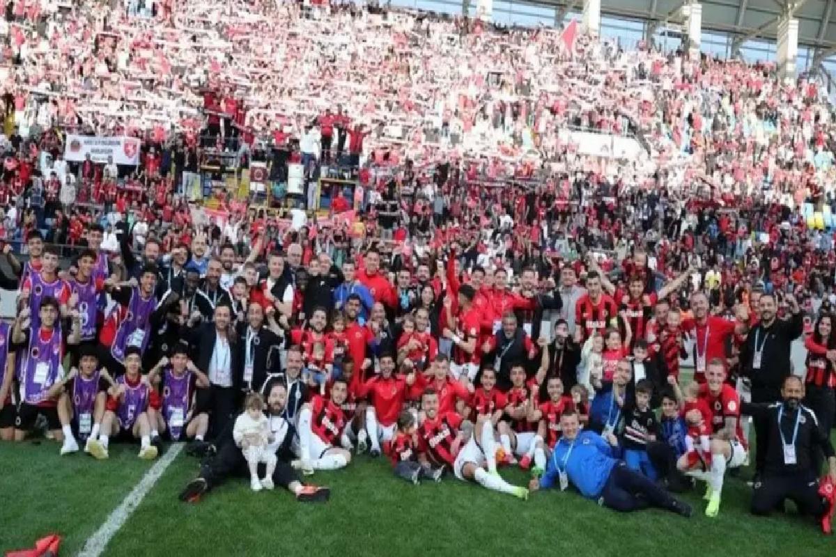 Bakan Bak, Gençlerbirliği’ni Tebrik Etti