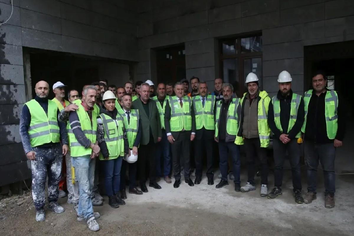 Bakan Bak Rize’de Yurt İnşaatlarını İnceledi